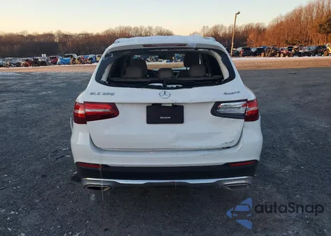 2018 Mercedes-Benz Glc 300 4Matic z USA, uszkodzony, nr VIN WDC0G4KB7JV100726